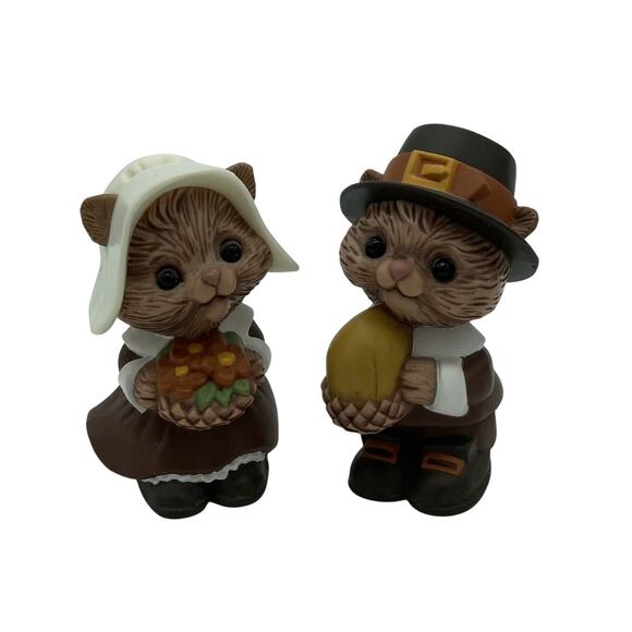 Vtg Hallmark Pilgrim Chipmunk Salt & Pepper Shakers Plastic Thanksgiving Unused - Picture 2 of 7
